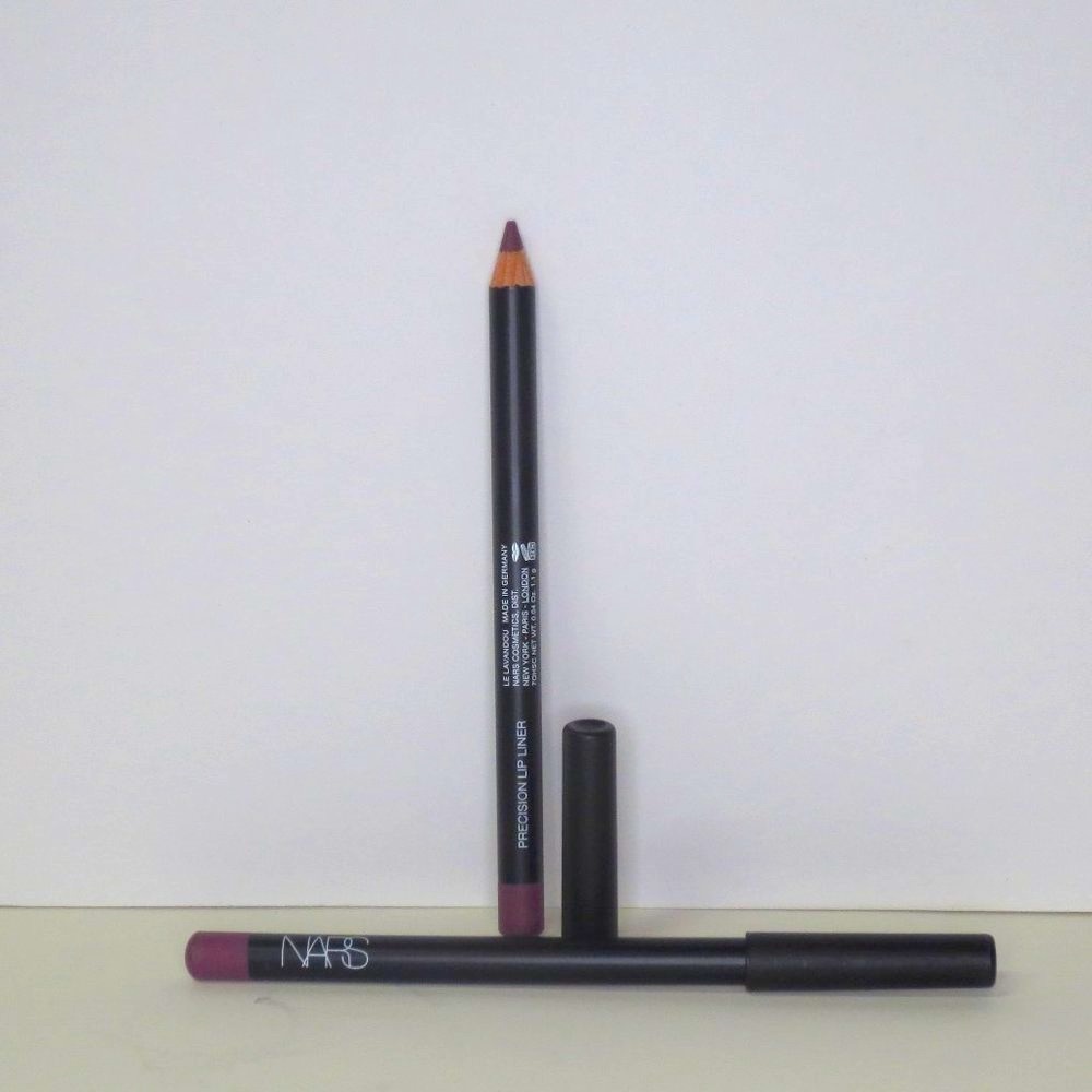 Nars Precision Lip Liner "le lavandou"  2pc